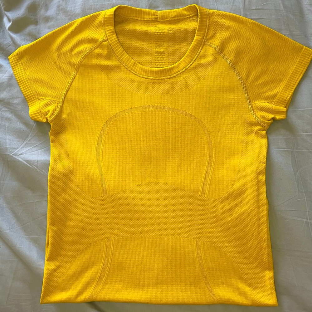 lululemon swiftly tech shirt SIZE 6